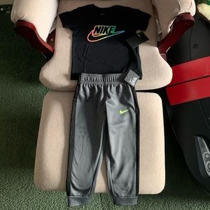 NWT Toddler Outfit Size 3T Nike